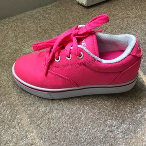 Girls Heelys roller sneakers